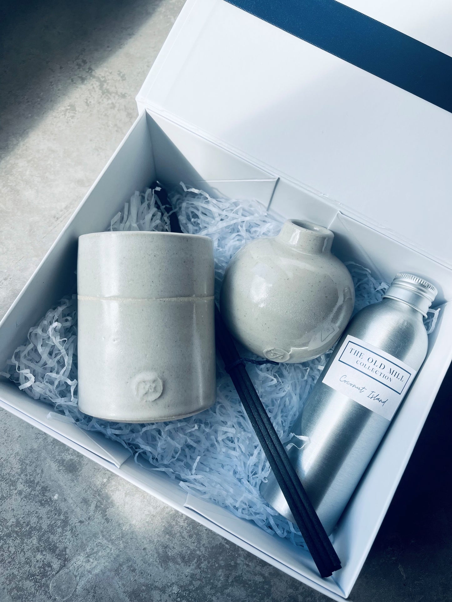 The Stone Pot Candle & Diffuser Set